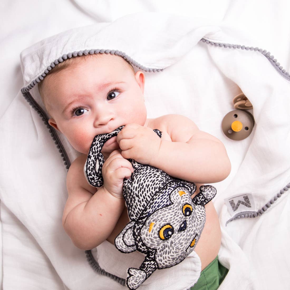 Pom Pom Luxe Swaddle