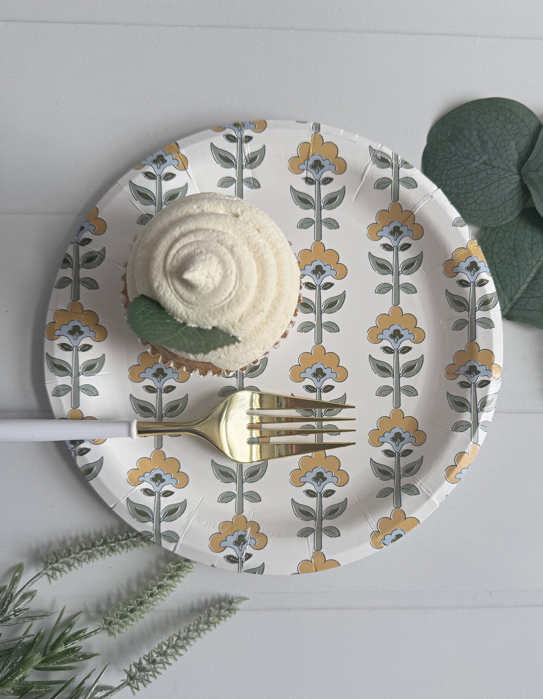 Amber and Blue Cake Plates