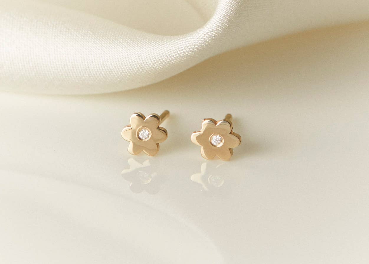 14k Daisy Stud Earring (Single)