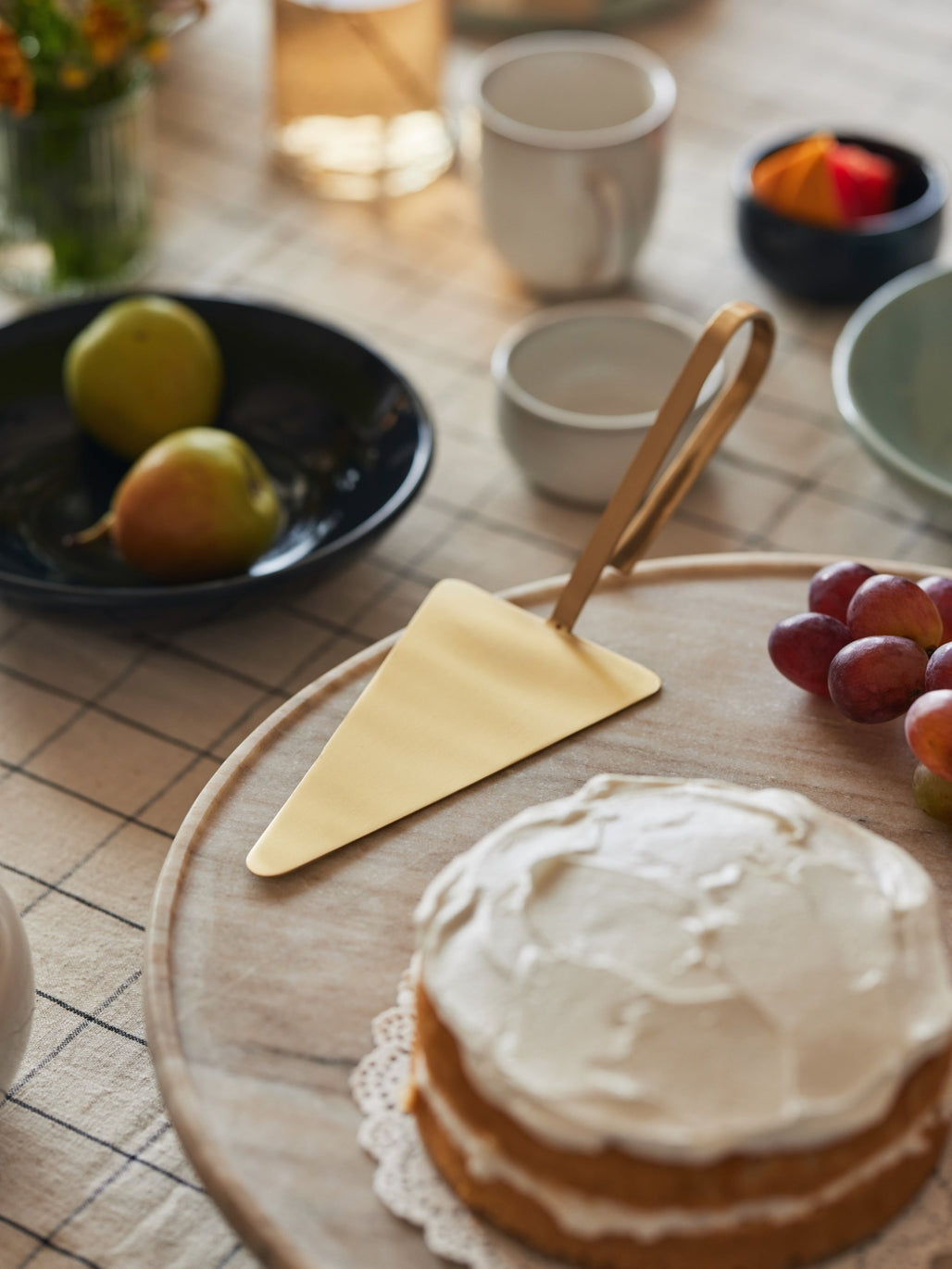 Loop Brass Cake Server