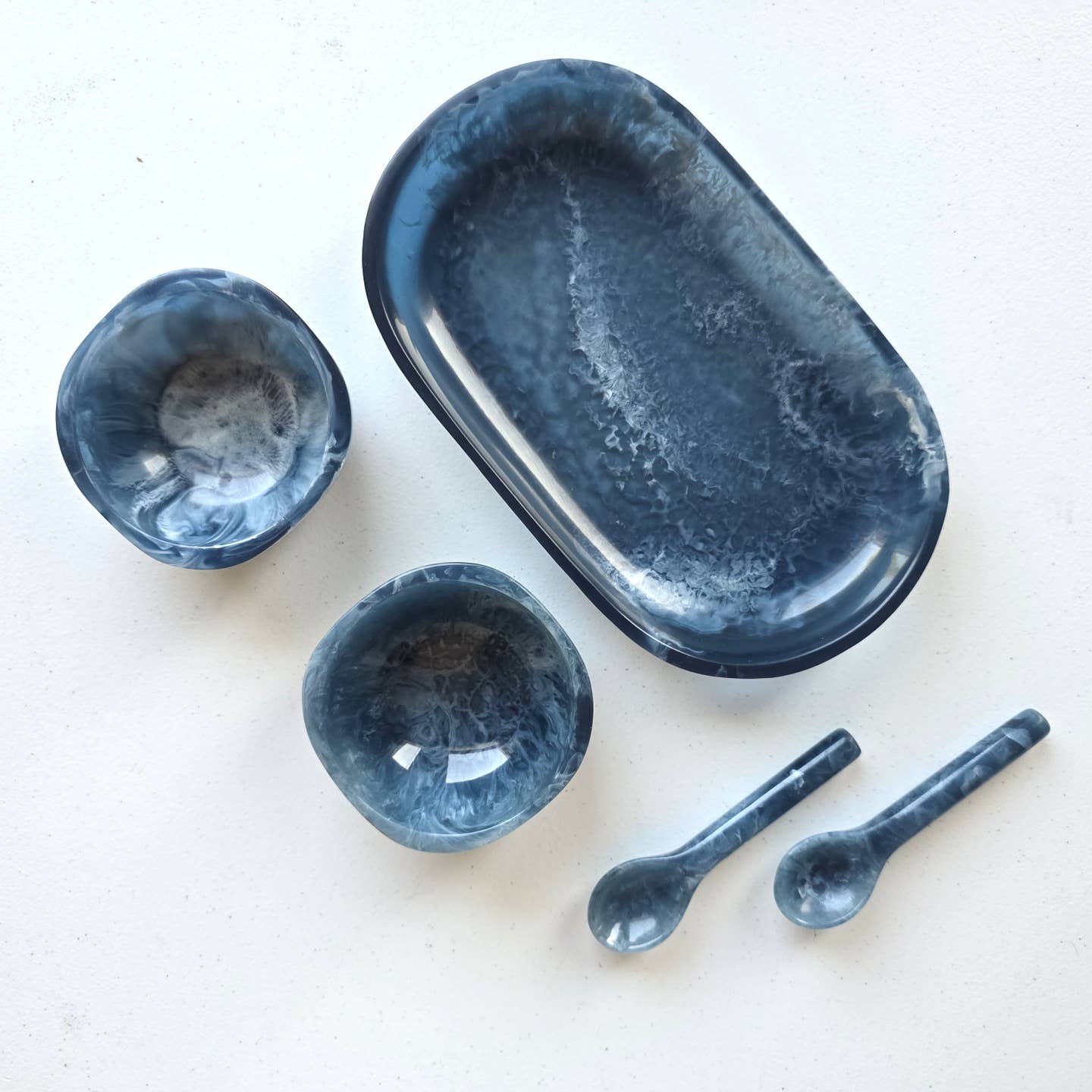 Small Resin Serving Set