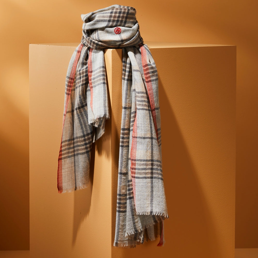 Seljavallalaug Checkered Men's Scarf