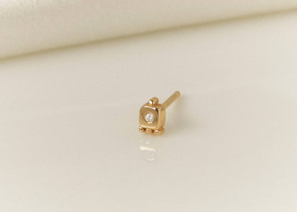 14k Shield Stud Earring (Single)