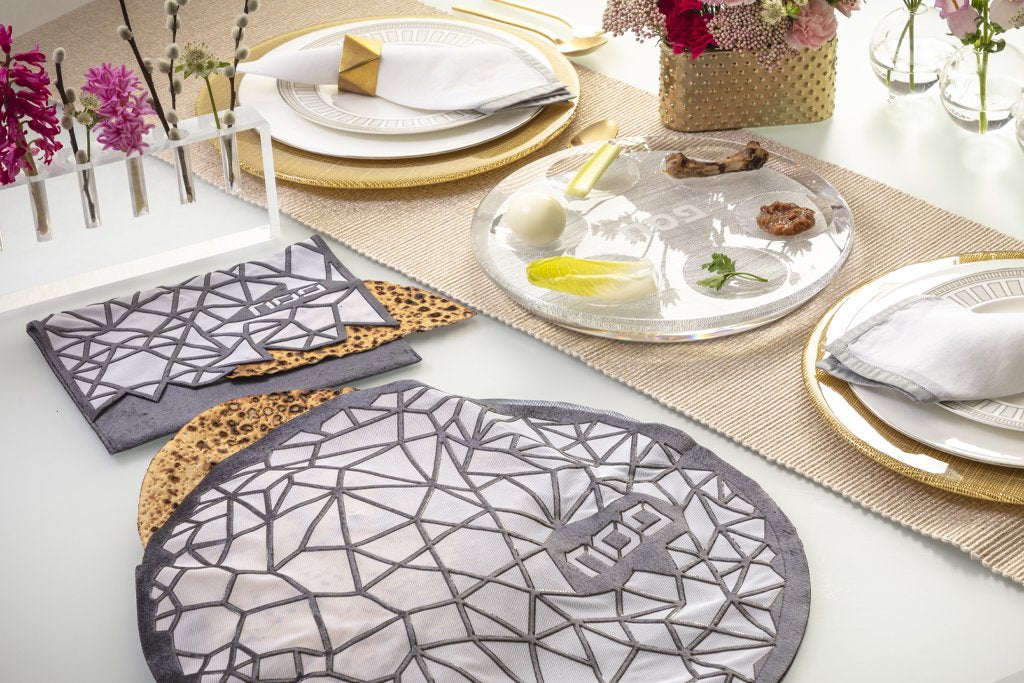 Geometric Matzah Cover